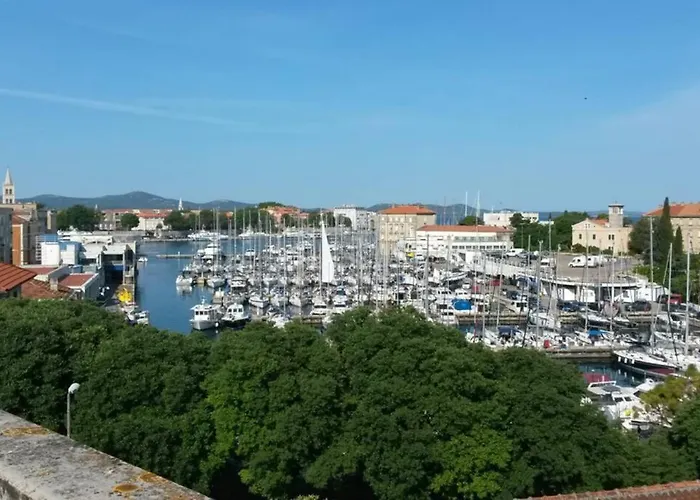 Lenka Apartamento