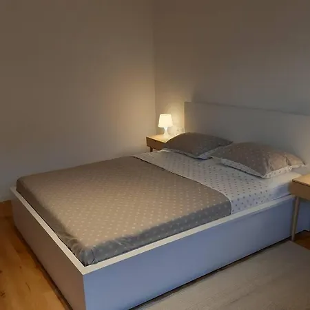 Apartment Lenka *